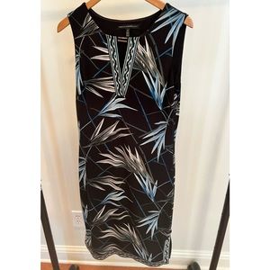 Sleeveless tropical print dress